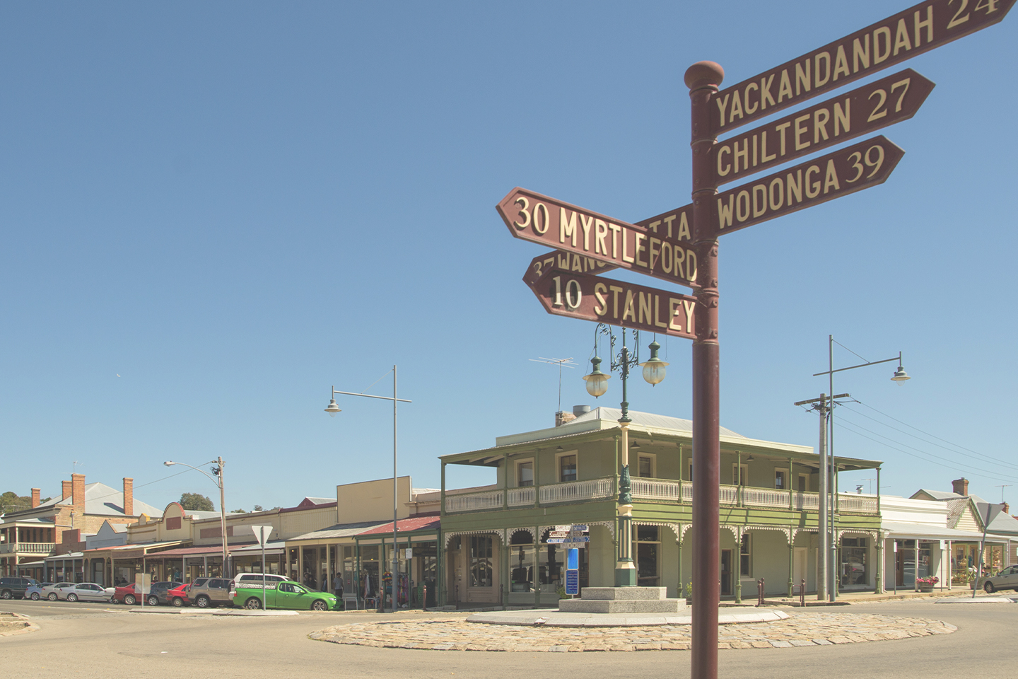 streetscape-beechworth-victoria-australia