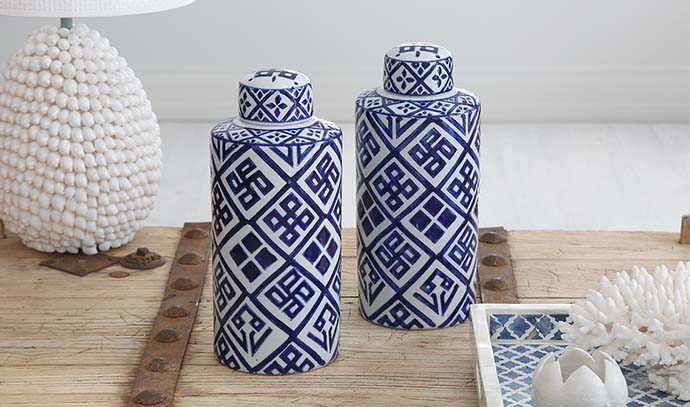 santorini-temple-jars