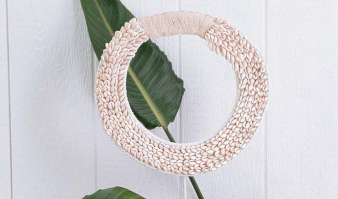 round-cowrie-shell-necklace