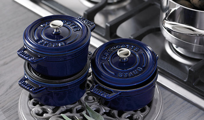 staub-mini-blue-cocottes-casseroles