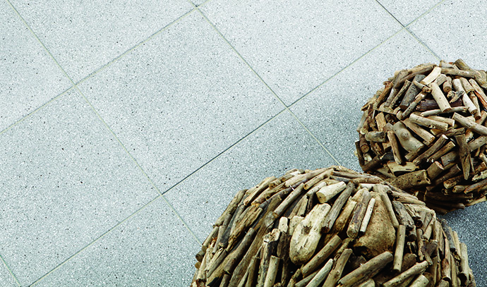 rattan-wooden-display-pave-flooring