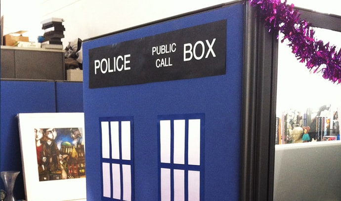 blue-tardis-inspired-cubicle-dr-who