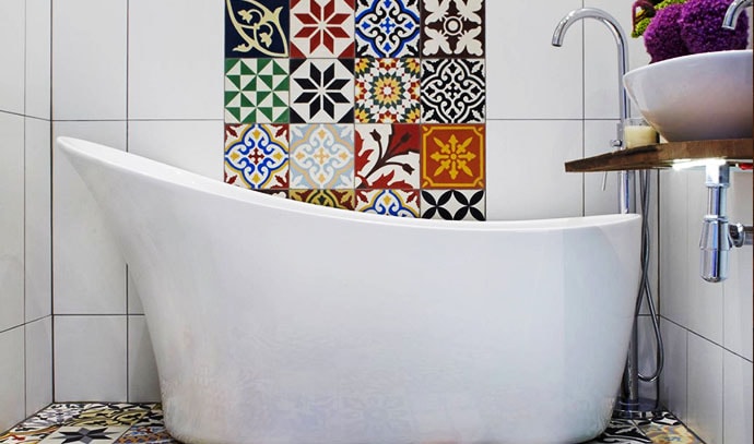 featured-wall-flooring-square-patterns-bathroom-tiles