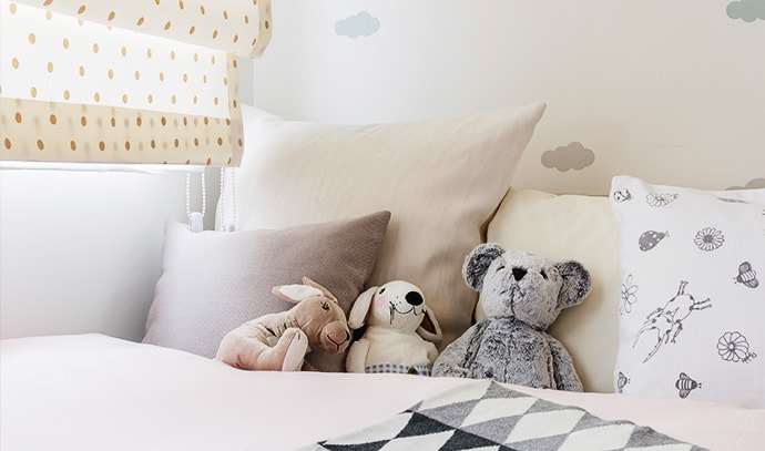 baby-kiddie-bedroom-white-bed-cloud-wallpapers-stuffed-toys-bears