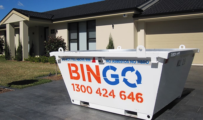 trash-bin-frontyard-house-driveway