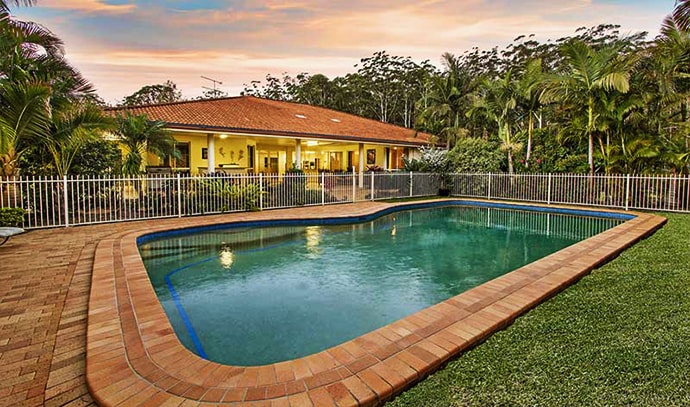 open2view-real-estate-outdoor-swimming-pool
