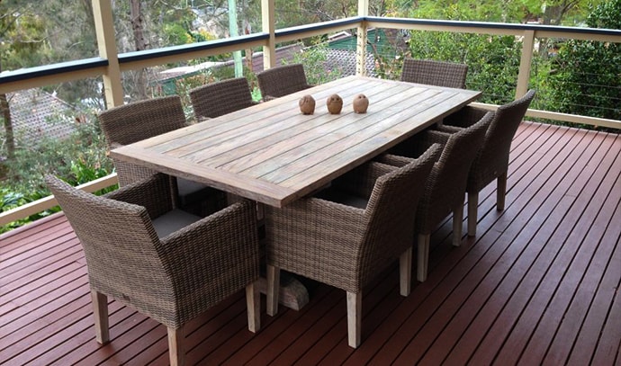 outdoor-elegance-teak-table-dining-balcony