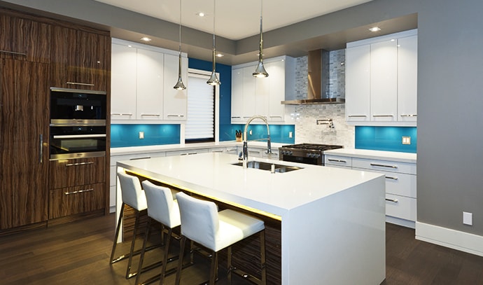 luxury-villa-modern-kitchen-interior-design