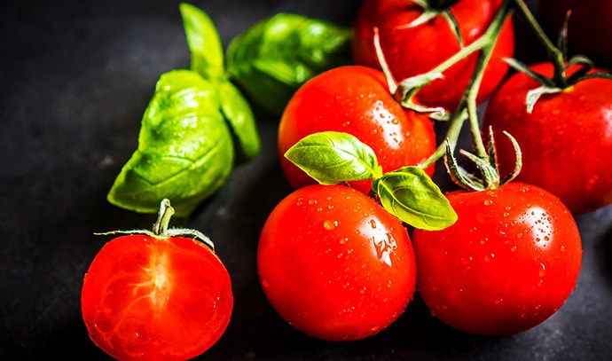 vine-red-cherry-tomatoes