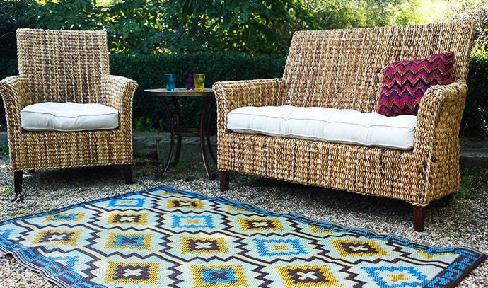 beyond-bright-outdoor-rug-ecofriendly-seats-picnic