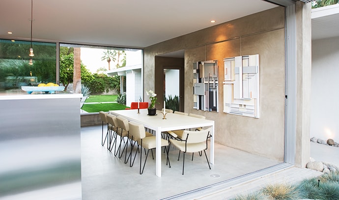 glass-wall-open-plan-dining-kitchen-area-palm-springs-home