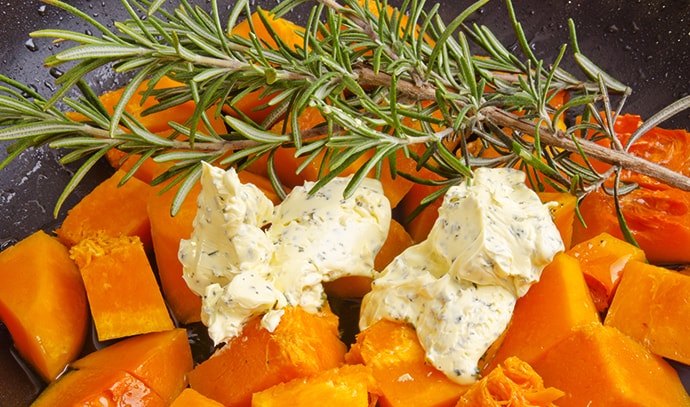 butternut-pumpkin-pan-herb-butter-rosemary-cooking