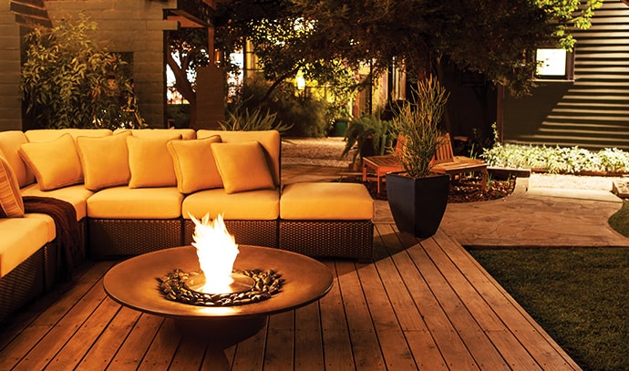 ecosmart-fire-ayre-outdoor-display-loveseat-couch-garden