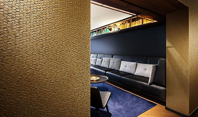 eurowalls-textured-wallpaper-leather-sofa