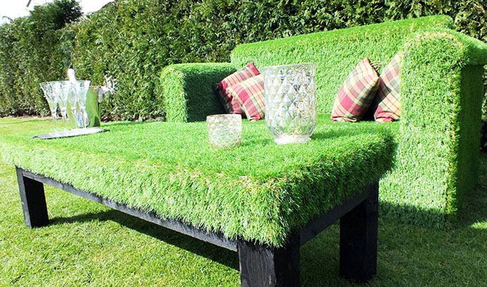 seegardens.com-artificial-grass-outdoor-seat-tables