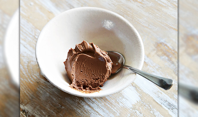 chocolate-recipe-ice-cream-cup-teaspoon