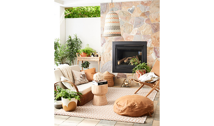 fenton-and-fenton-indoors-outside-summer-collection-fireplace-lounge