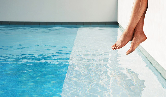 swimart-swimming-pool-half-empty-water-dip