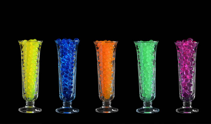 water-beads-filled-vases-translucent-balls