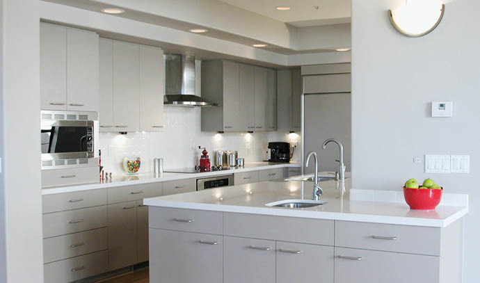 granite-world-white-modern-kitchen-interior-engineered-stone-benchtop