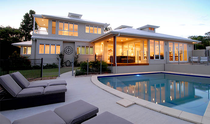 home-exterior-design-swimming-pool-night