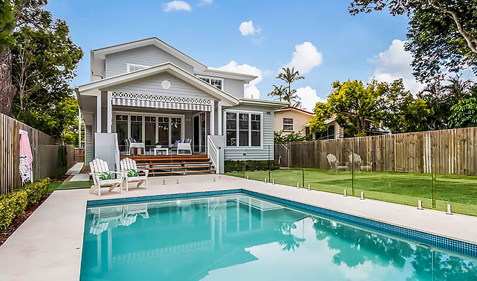 house-exterior-swimming-pool